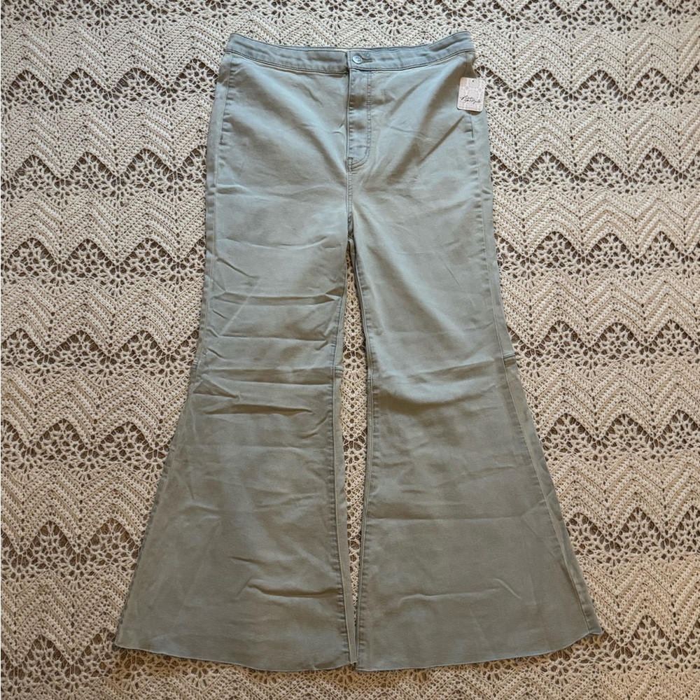NWT Free People We The Free Wide Leg Flare Boho Festival Jeans Light Wash